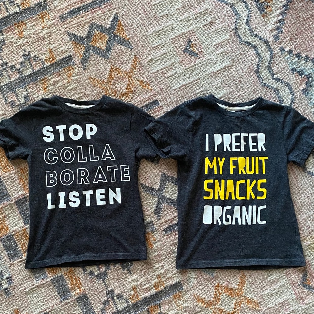 2 T-shirts organic fruit snacks & stop collaborate
